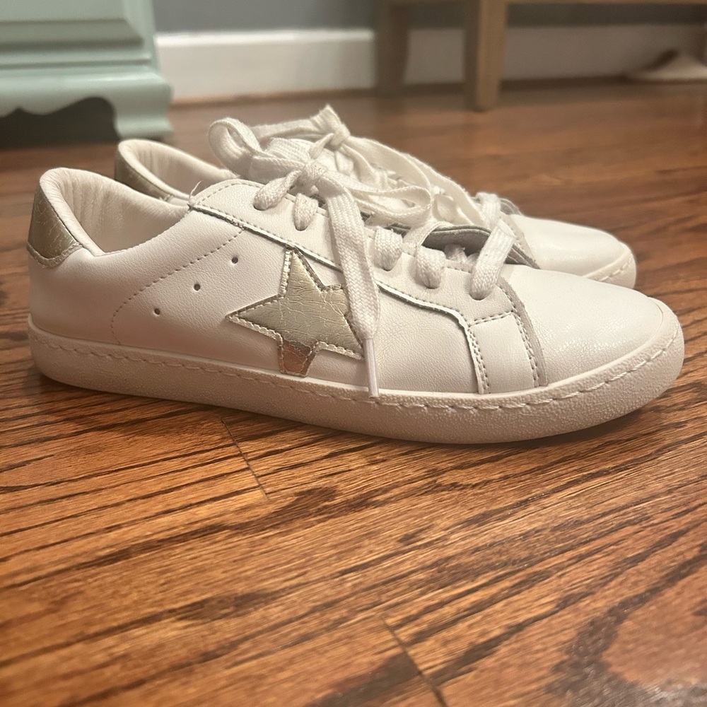 Vintage Havana White Sneakers with Gold Star Accent